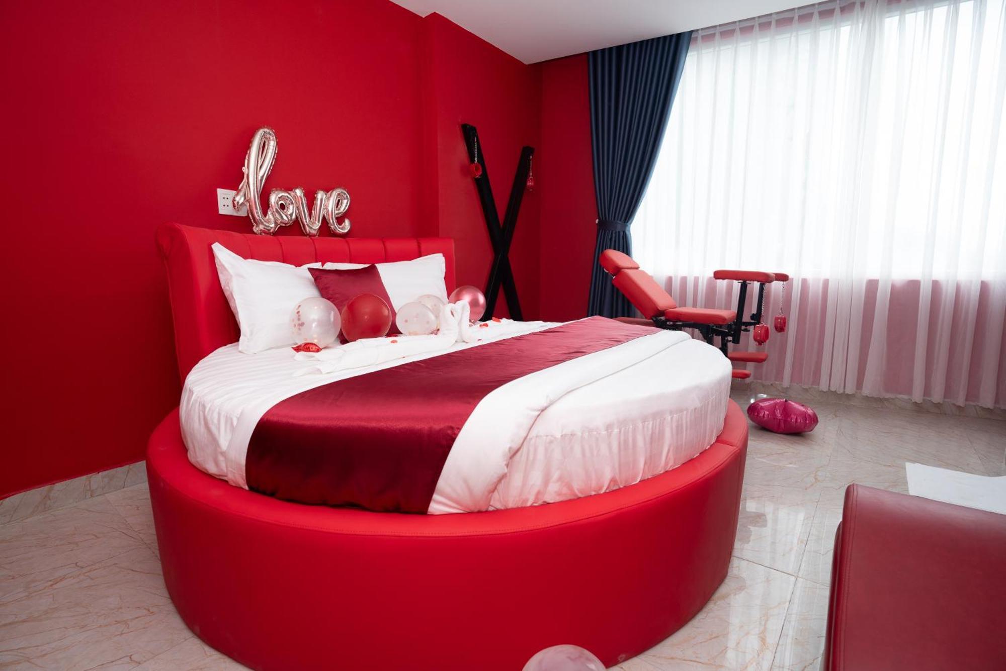 The Eros Hotel 2*