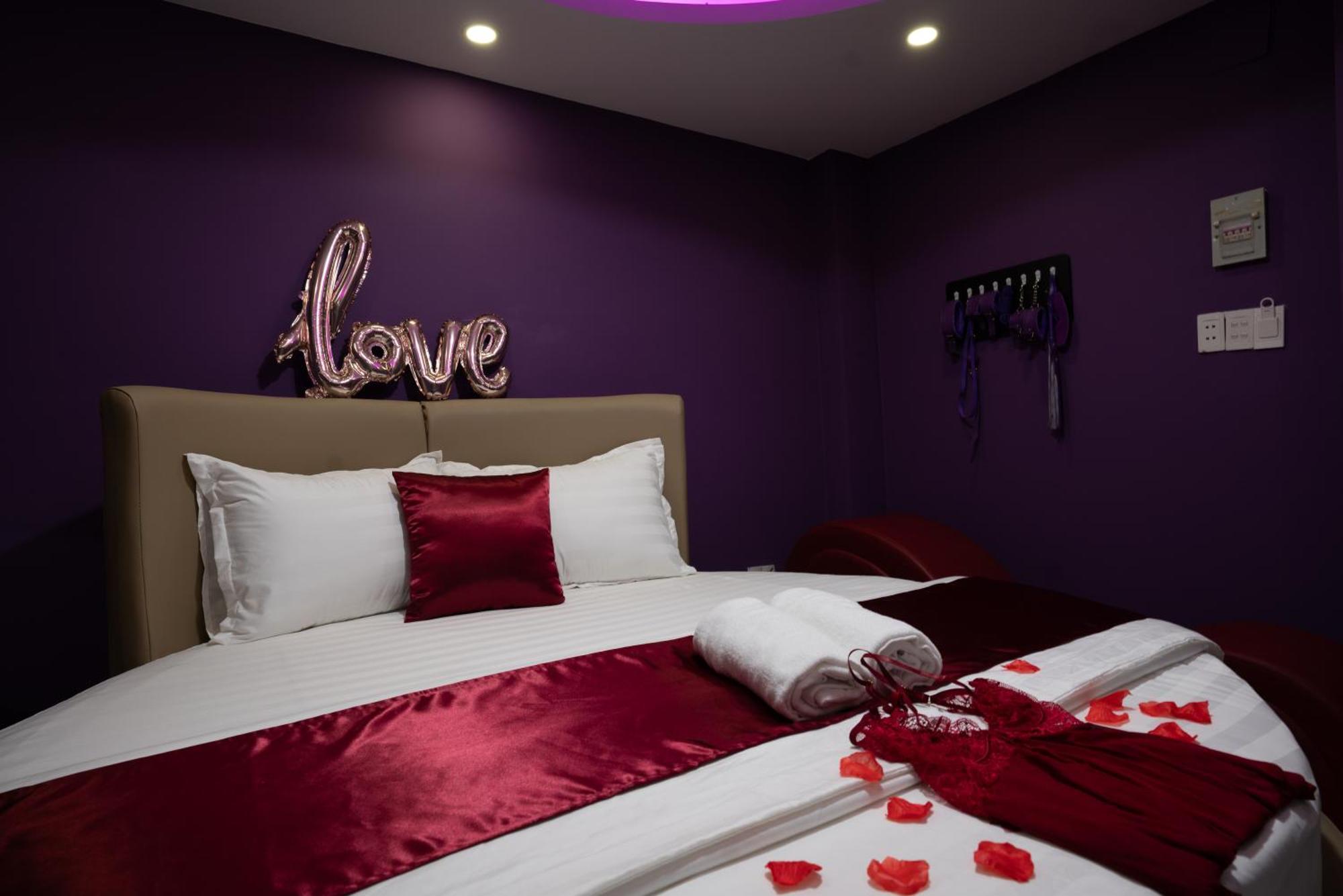 The Eros Hotel 2*